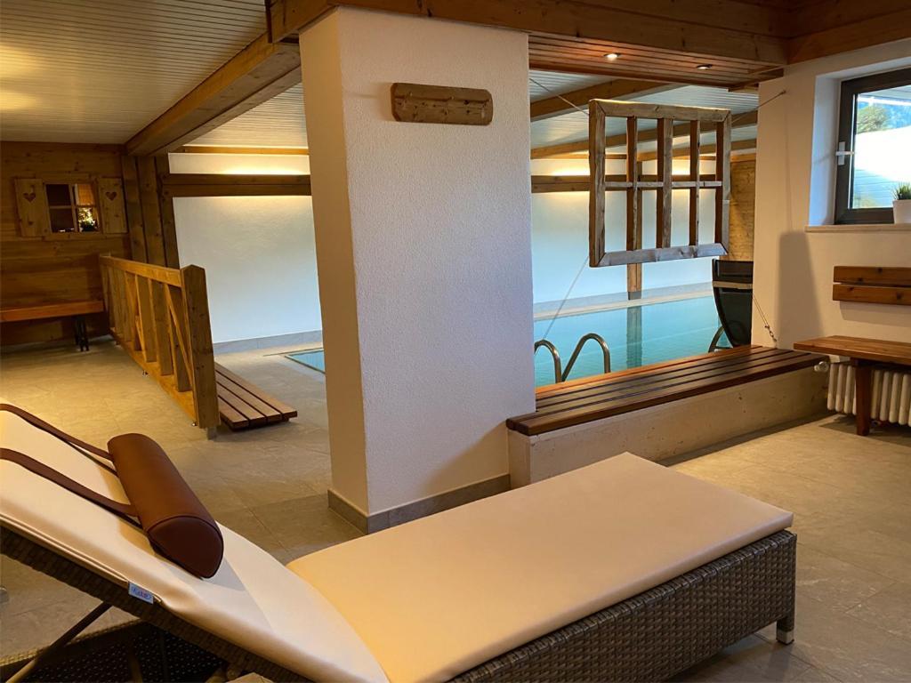 Haus Jaeger Ferienwohnungen Mit Indoor-Pool Inkl. Chiemgaukarte Ruhpolding Esterno foto