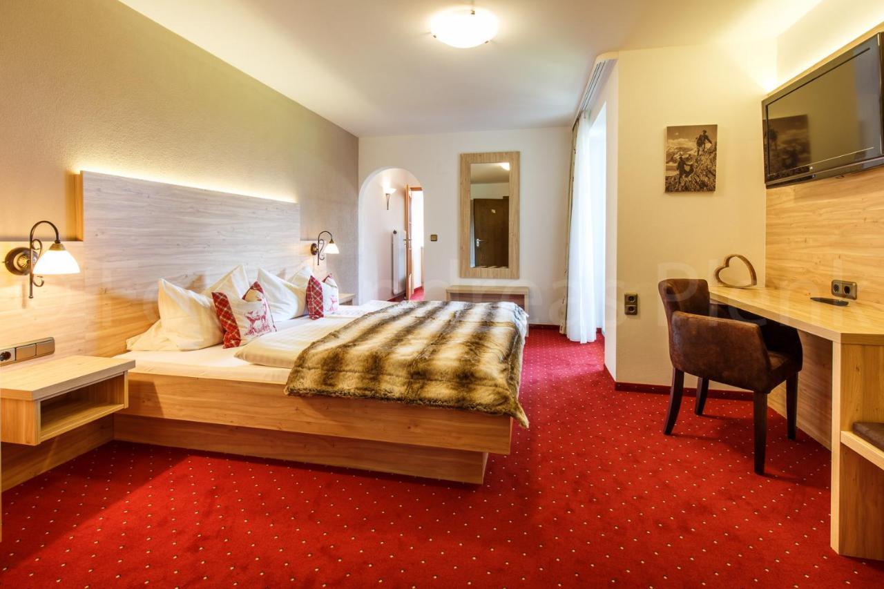 Haus Jaeger Ferienwohnungen Mit Indoor-Pool Inkl. Chiemgaukarte Ruhpolding Esterno foto