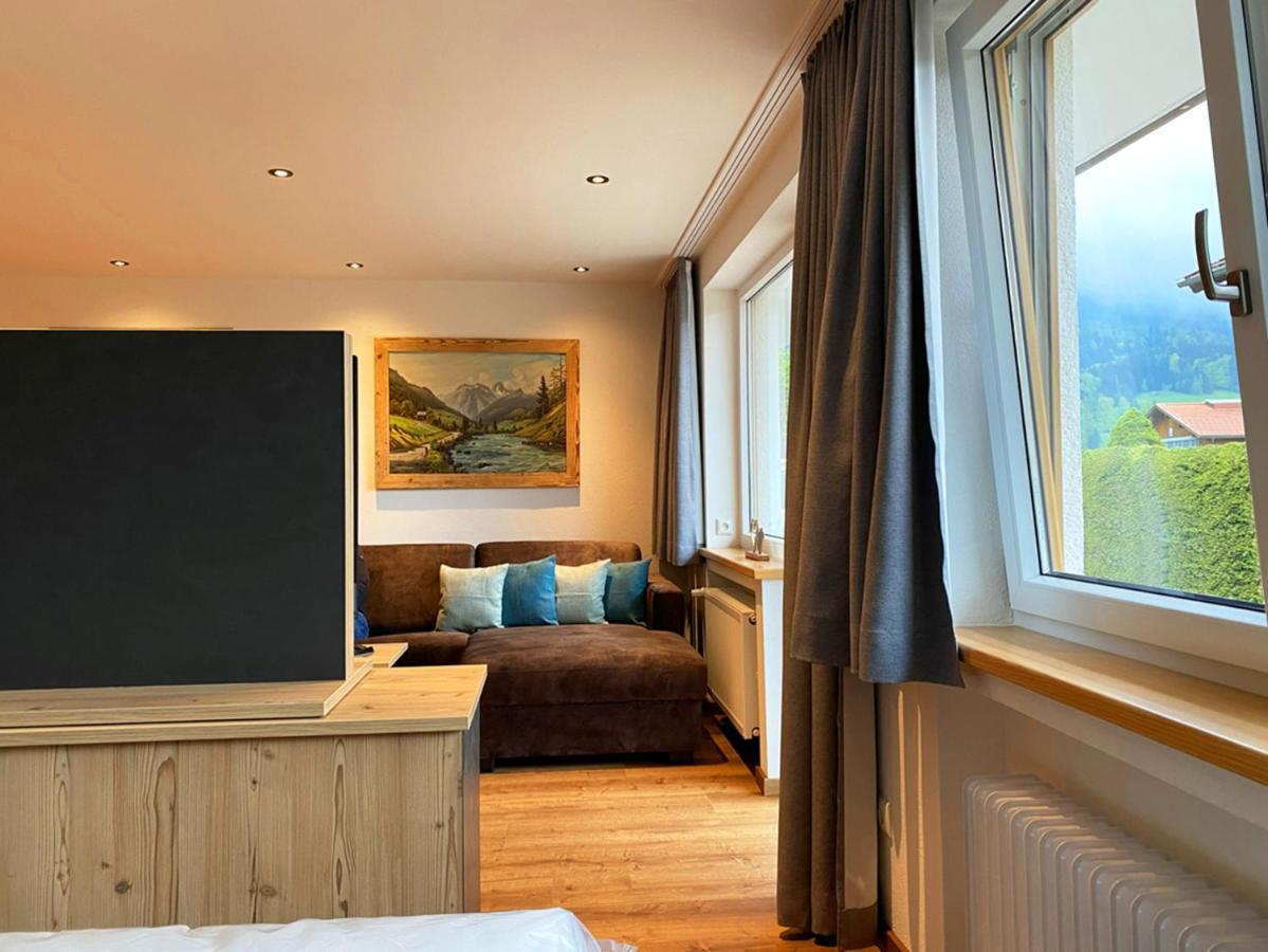 Haus Jaeger Ferienwohnungen Mit Indoor-Pool Inkl. Chiemgaukarte Ruhpolding Esterno foto